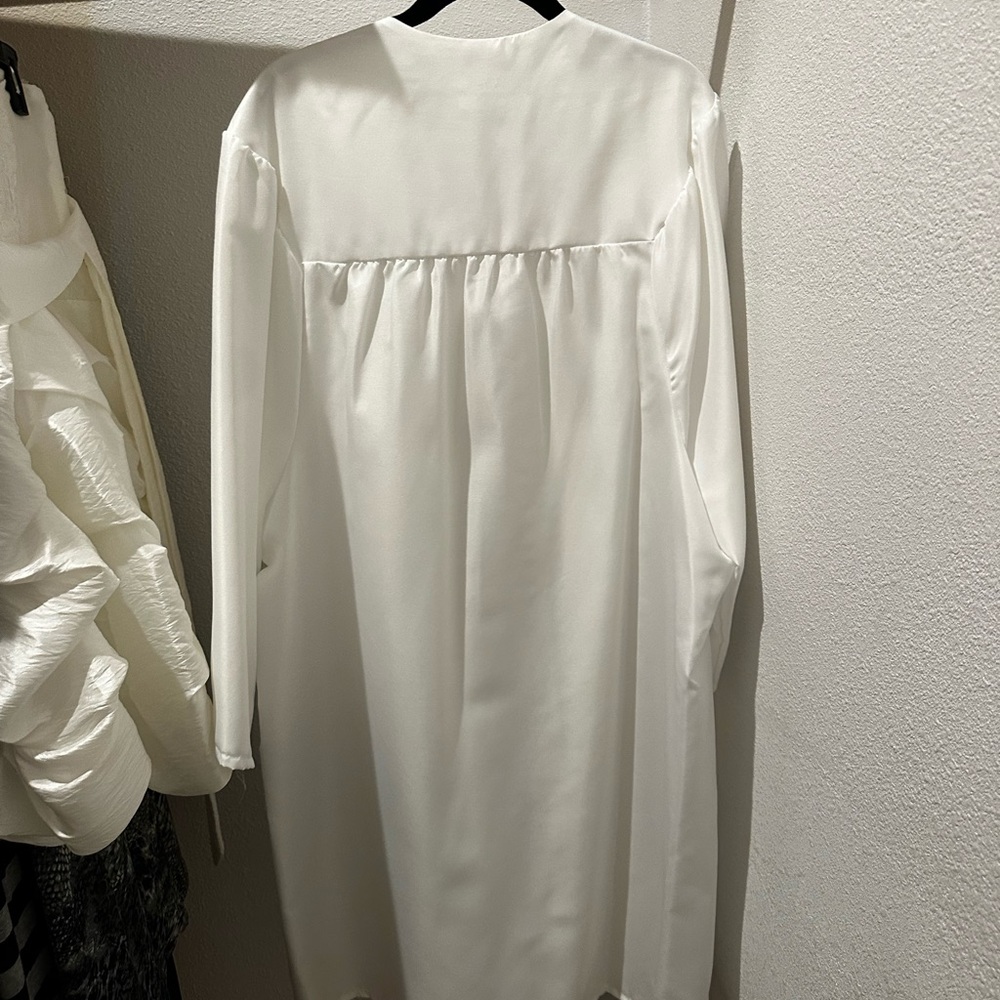 White Graduation Gown - Picture 5 of 6
